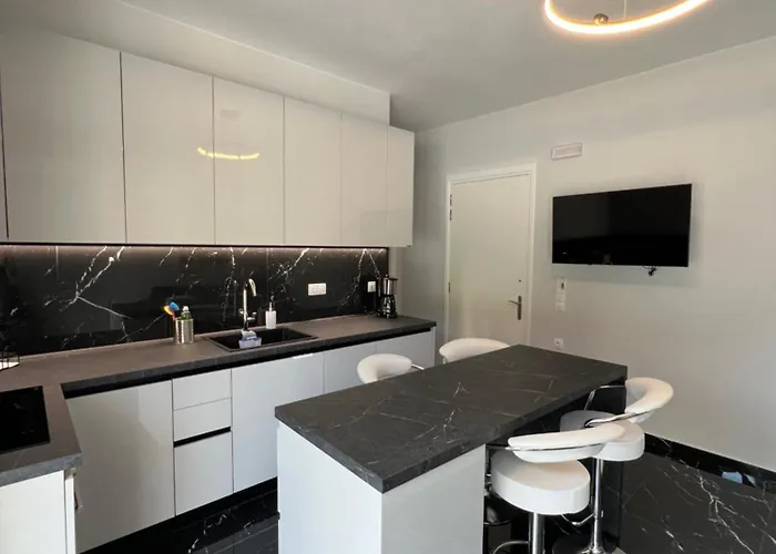 Kyra Maria Lejlighed *