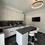 Kyra Maria Apartment *