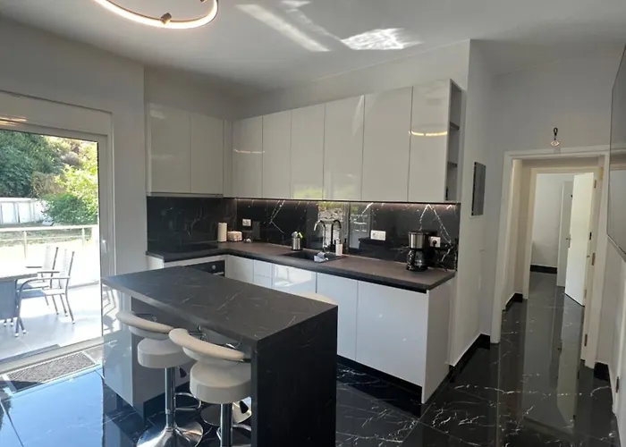 Kyra Maria * Rhodes City